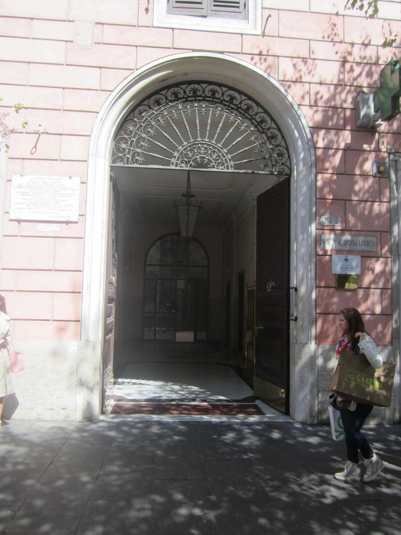 Romerooms Cola Di Rienzo Exterior photo